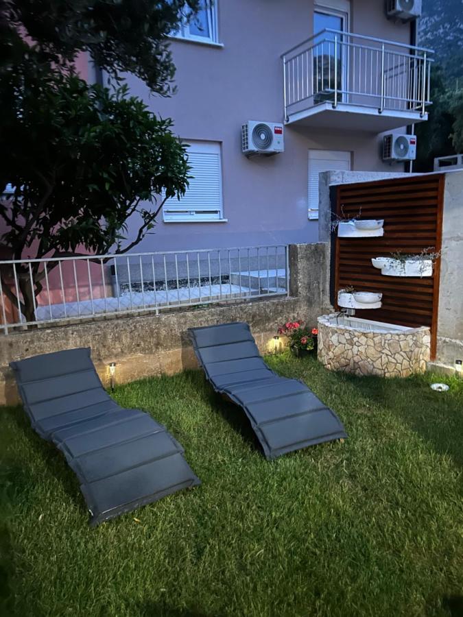 The Blue House * Gradac (Split-Dalmatia)