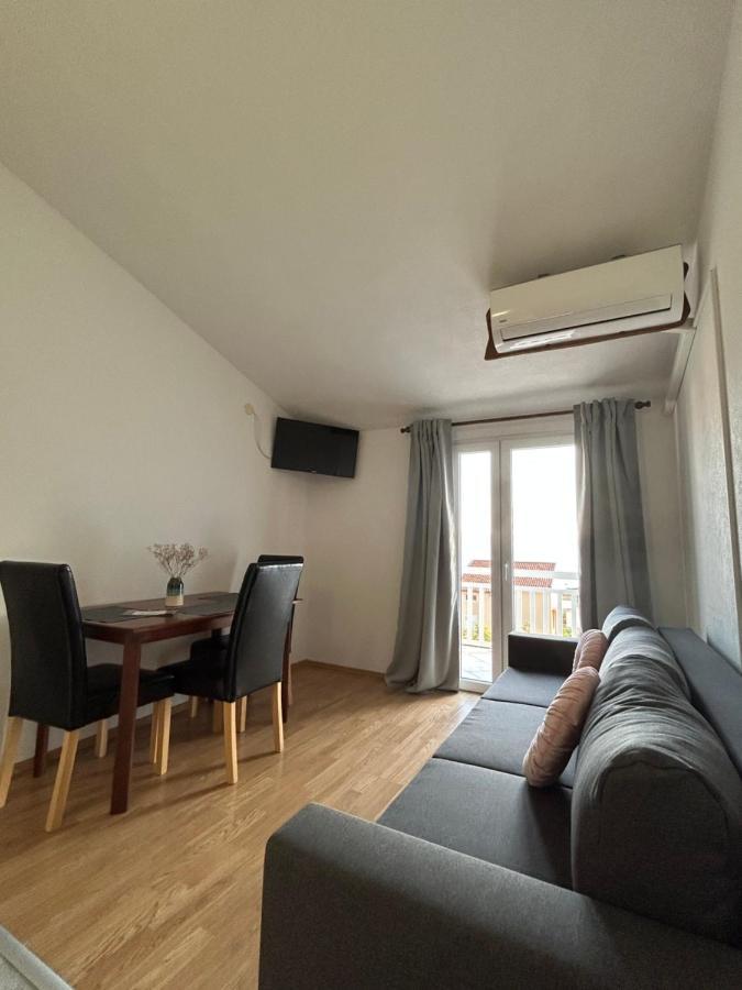 The Blue House Apartment